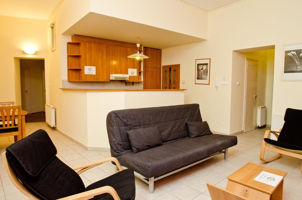 Colors Guest House Budapest Phòng bức ảnh